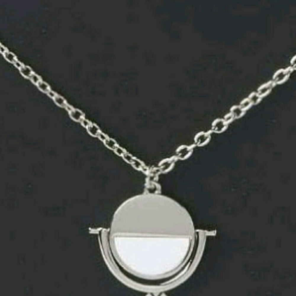 Necklace - Picture 2 of 3